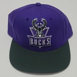 Mitchell & Ness Milwaukee Bucks Snap Cap